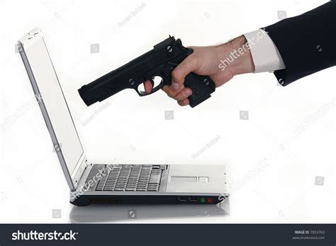 Shooting My Computer 的图像结果