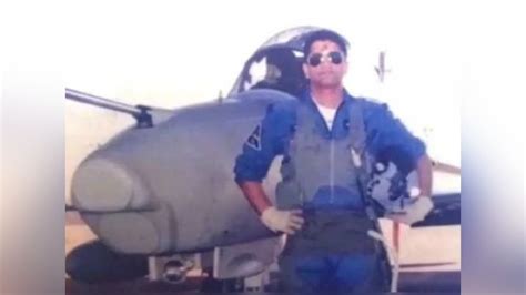 हवा में धमाका, आग के गोले, पैराशूट से उतरते पायलट... चश्मदीदों ने बयां ...