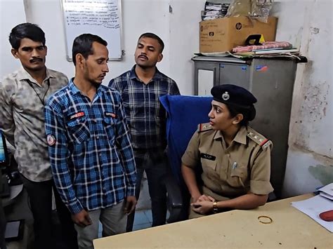 Parking attendant arrested for misbehaving with driver at Surat Railway ...