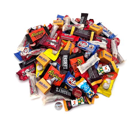 Buy Chocolate Candy Variety Pack KITKAT Bars, HERSHEY'S KISSES, MOUNDS ...