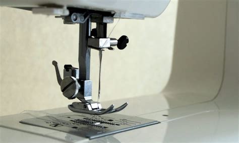 Thread Not Catching On Bobbin Hook 的图像结果