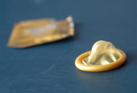 8 Types of Condoms; Pros & Cons of Each