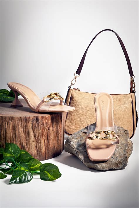 Shop Nude Women Vinyl Chained Sandals 55019NUDE Online