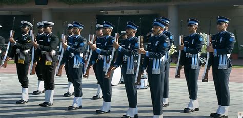 PM Modi pays tribute at National War Memorial, proceeds for R-Day ...
