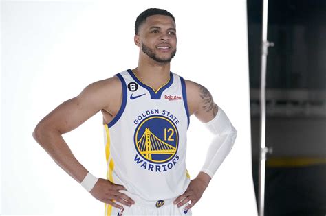 Warriors waive two-way guards Lester Quiñones, Quinndary Weatherspoon