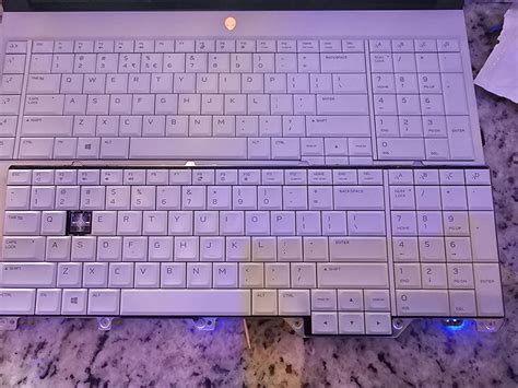 GinTai US Backlit Keyboard Laptop Replacement for Dell Alienware 17 R5 ...