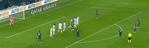 【法甲】梅西任意球 姆巴佩替补绝杀 巴黎2比1胜