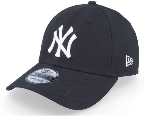 New York Yankees 9FORTY Basic Black Adjustable | Hatstore.com