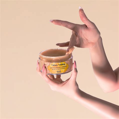 Buy Nourishing Body Butter & Ghee Khus Khus Body Scrub Online – Vedic ...