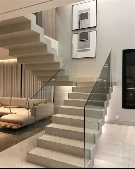 Modern Staircase Design for Luxurious Homes