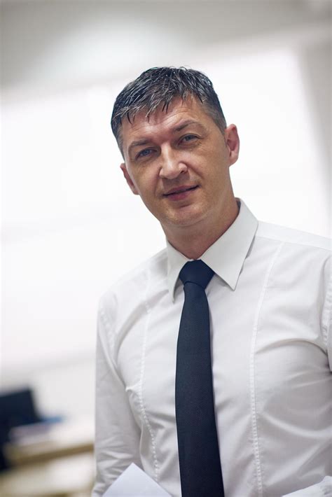 Business Man Portrait 的图像结果