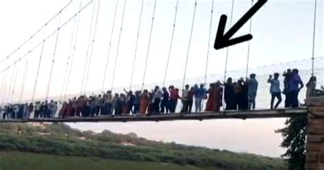 Gujarat Bridge Collapse : पुल के ढहने से एक दिन पहले का वीडियो आया ...