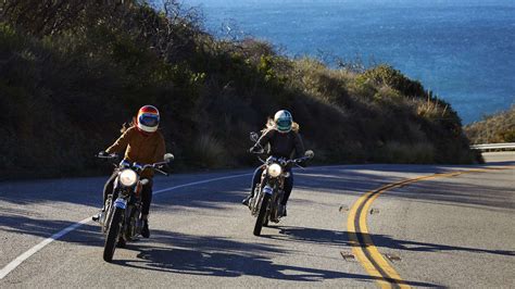 How Two-Stroke Engines Work: Features & Benefits | Castrol® USA