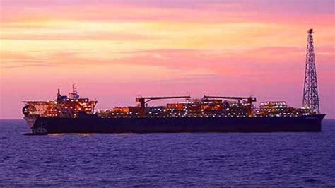 Gas price formula: Moily, ministry officials differ over implementation ...