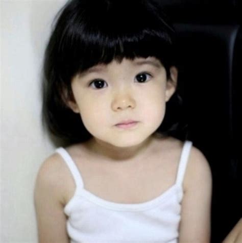韩国8岁女孩被称最美女童，看到她妈的样子你才是惊呆了-搜狐娱乐