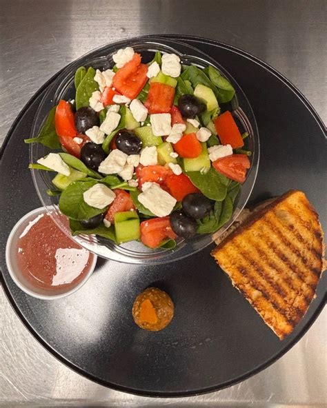 Macy's — Warwick Mall