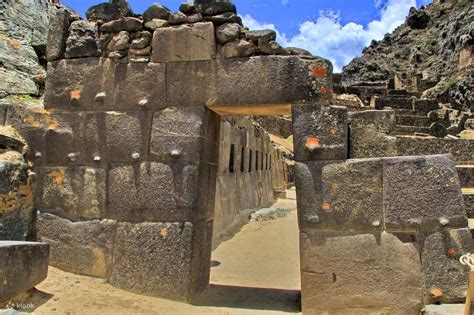 Sacred Valley to Machu Picchu Tour in 2 Days | Explore the Beauty of ...