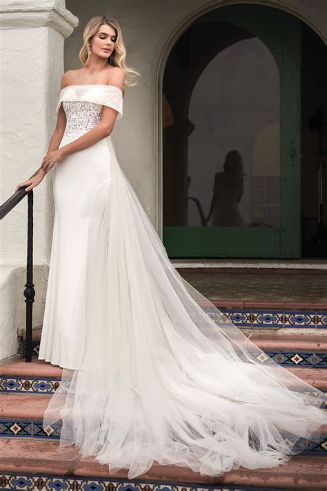 Strapless crepe wedding dress 60 photos - Astyledwedding.com