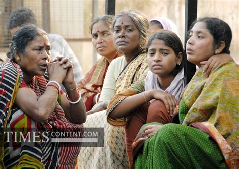 Victims News Photo Family members of the deceased of La...