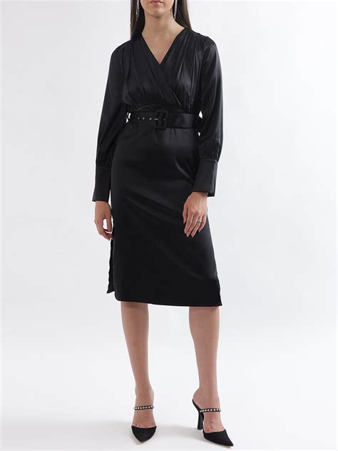 Shop Centre Stage Women Black Solid V Neck Dress Online – Iconic India
