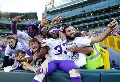 Aaron Jones Injury Update: Latest on Star RB As Vikings Enter Bye Week