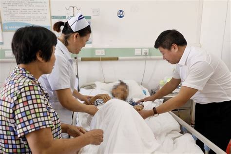 海南省第三人民医院与保亭建立紧密型医联体 就近化解群众「看病难」 - 丁香园