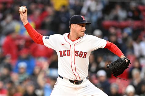 Red Sox pitchers continue to roll as club finishes April at 17-13 - The ...