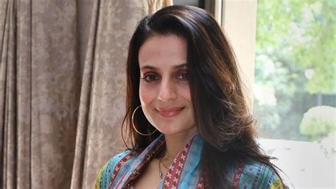 Ameesha Patel Finally Breaks Silence On Cheque Bounce Case, And What ...