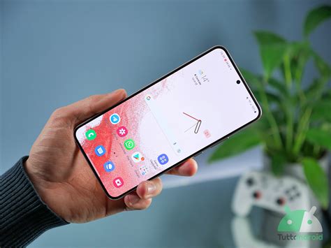 In attesa di One UI 8, Samsung Galaxy S22 riceve le patch di settembre 2025