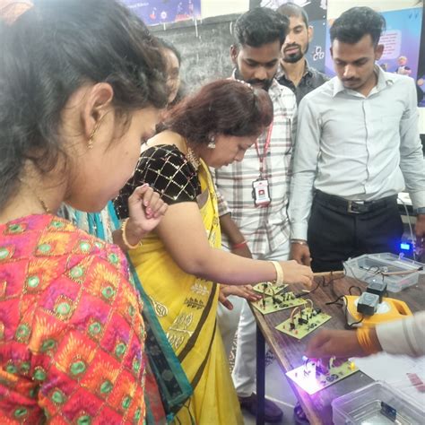 Robotics & AI Smart Labs for Schools | CSR & School Programs – Robo Pirate