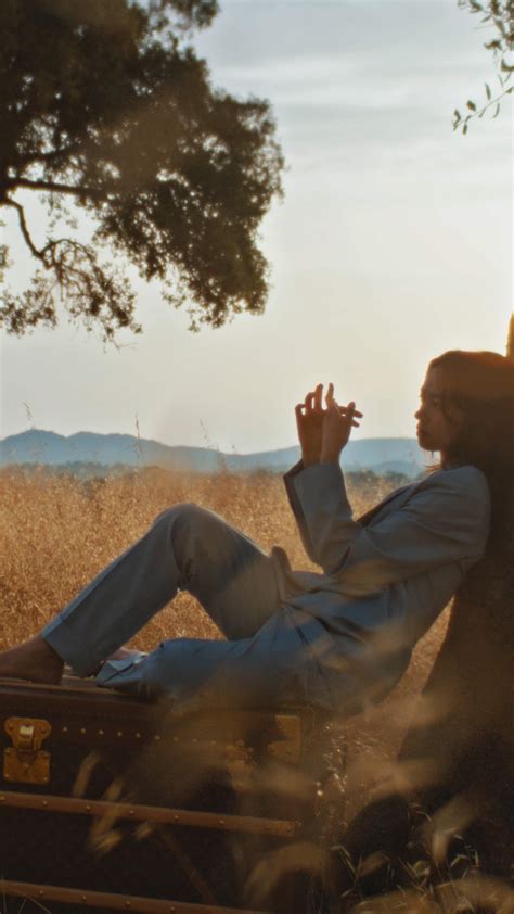 Supporting Communities | LOUIS VUITTON