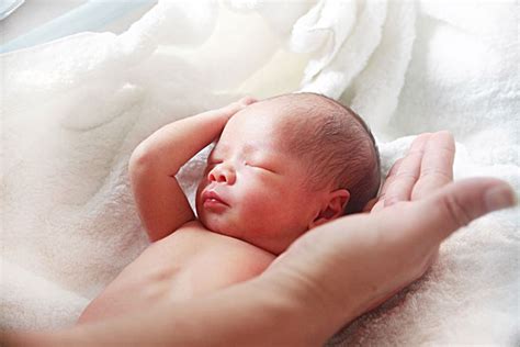 新生儿,中国,婴儿,发狂的,幼儿园,仅婴儿,眼泪,水平画幅,注视镜头,男婴摄影素材,汇图网www.huitu.com