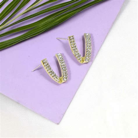 Peace Zirconia Studded Curved V Stud Earrings | Salty – Salty Accessories