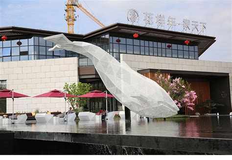 不锈钢鲸鱼动物景观广场雕塑_不锈钢雕塑 - 深圳市巧工坊工艺饰品有限公司