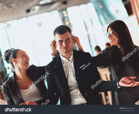 Group of Business People Standing Together 的图像结果