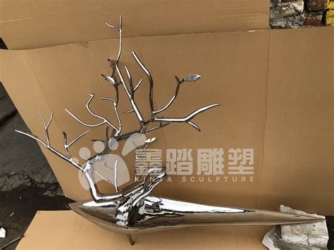 镜面不锈钢船与树枝组合雕塑、半抽象让其魅力大放异彩|工业/产品|其他工业/产品|询价15112981787 - 原创作品 - 站酷 (ZCOOL)