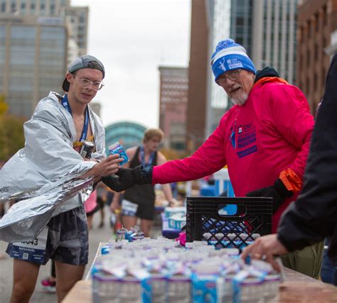 Volunteer Opportunities - CNO Financial Indianapolis Monumental Marathon