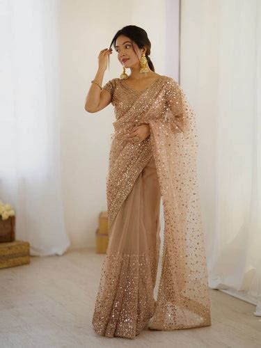Saree - Buy Designer Sarees Online at Clothsvilla