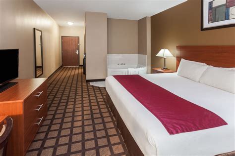 Baymont by Wyndham New Buffalo | New Buffalo, MI Hotels