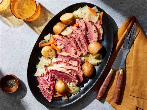 Easy Slow Cooker Corned Beef and Cabbage: A Foolproof Irish Feast in ...