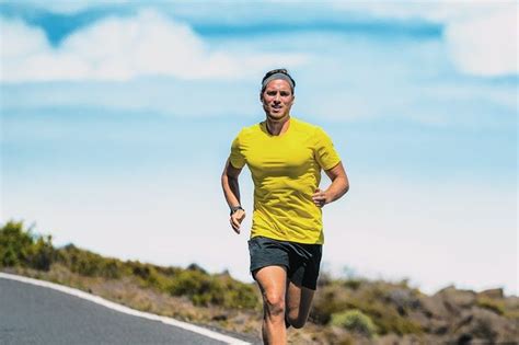 Male Runner Running 的图像结果