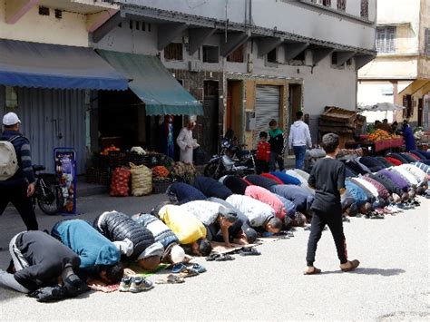 In Pictures: Muslims Around The World Mark The Holy Month Of Ramadan ...