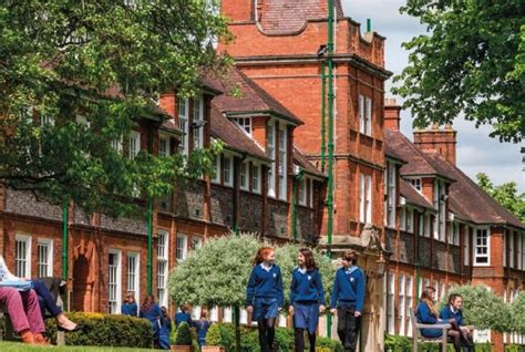 「英国私立中学」博耐顿学校（Benenden School）：英国最难申请的女校 – 下午有课