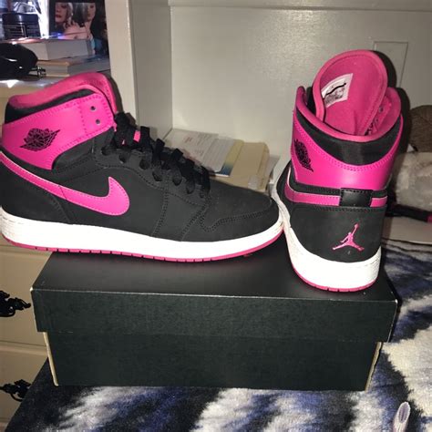 Air Jordan Shoes | Blue/Pink | Size 8