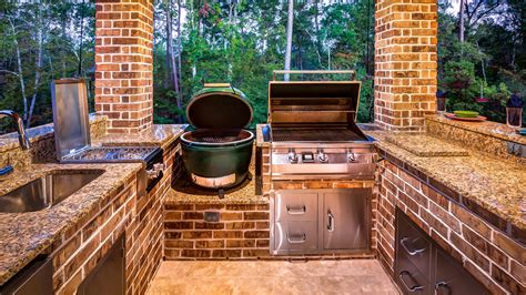 Top 5 Grills for Your Outdoor Kitchen - Creekstone Outdoor Living