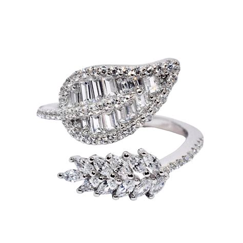 Adjustable Leaf Baguette Ring – Silver Attractions