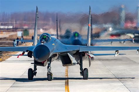 美军的重大误判来了，中国歼-35生产多少架，要学习F-22+F-35模式吗？