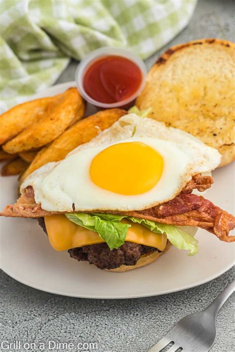 Fried Egg Burger Recipe - grillonadime.com