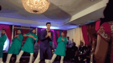 Hasan Minhaj Danced To "Saajanji Ghar Aaye" At His Wedding And I Have ...