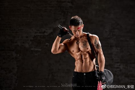 陕西西安肌肉男模宋健 全国新人王大赛冠军 中国 健身迷网